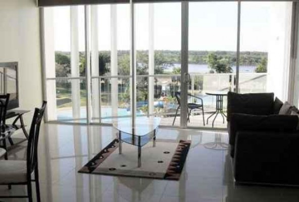 1 Bedroom Apartment For Sale £236,562